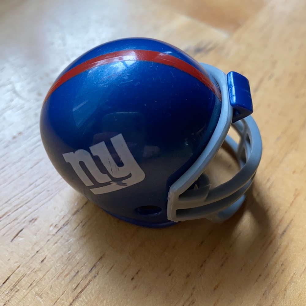 New York Giants NFL Mini Helmet Pocket Size